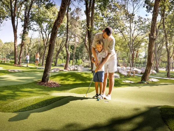 Miniature golf course at Roan camping Valkanela.