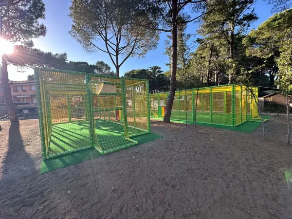 Football and basketball cage at Roan camping Del Forte.